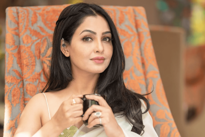 TV Actress Shubhangi Atre’s Ex Husband Piyush Poorey passes away 2 months after Divorce Shubhangi Atre Image