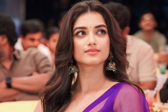 it girl Bhagyashri Borse