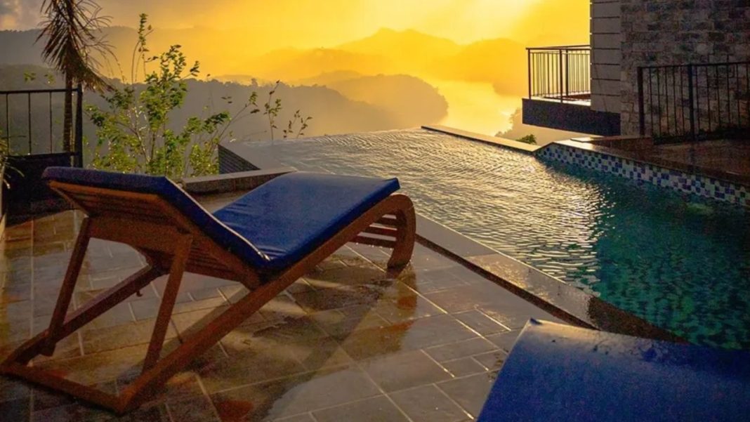 resort with pool in munnar