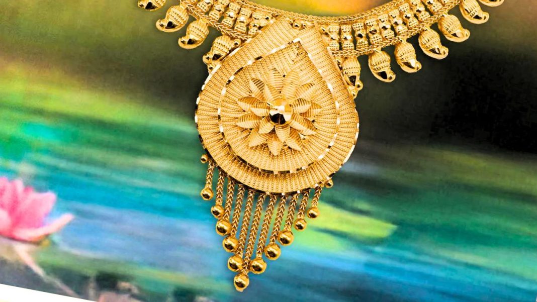 On September 1, 2025, Indian gold prices hit record highs; 24K gold exceeds ₹1 lakh.