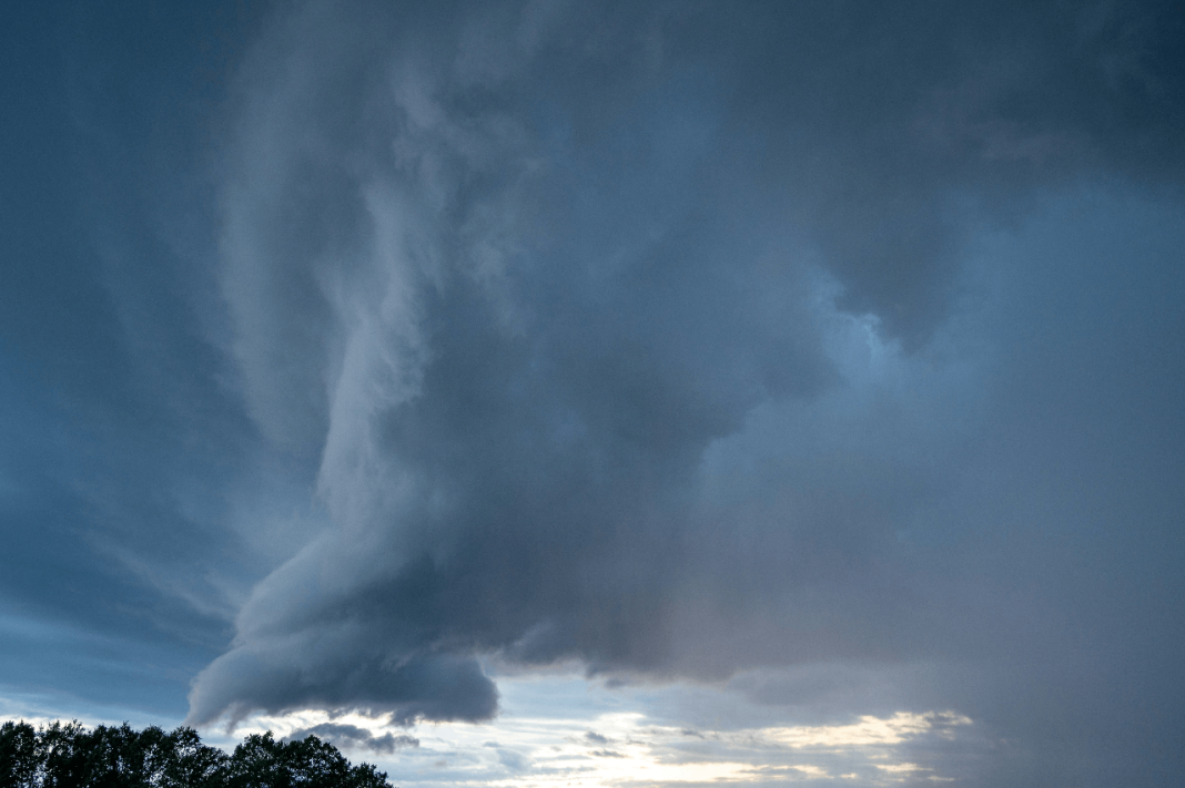 Heavy rain trail expected as Cyclone Ditwah nears south Indiaโs shore