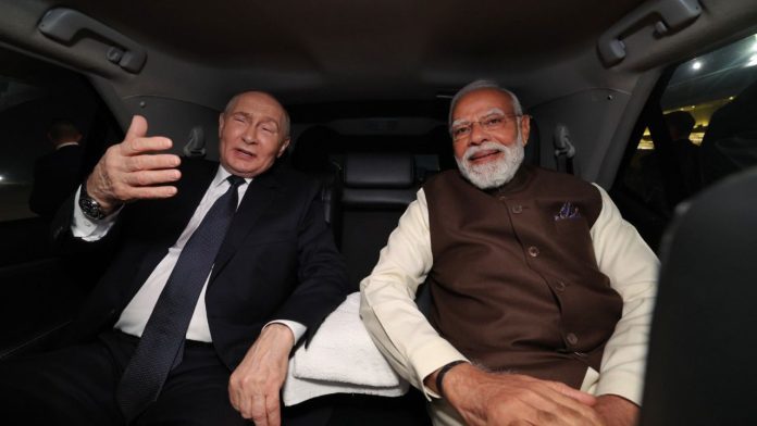 Putin Calls Modi Car Ride a Spontaneous, Friendly Gesture Putin Calls Modi Car Ride a Spontaneous, Friendly Gesture