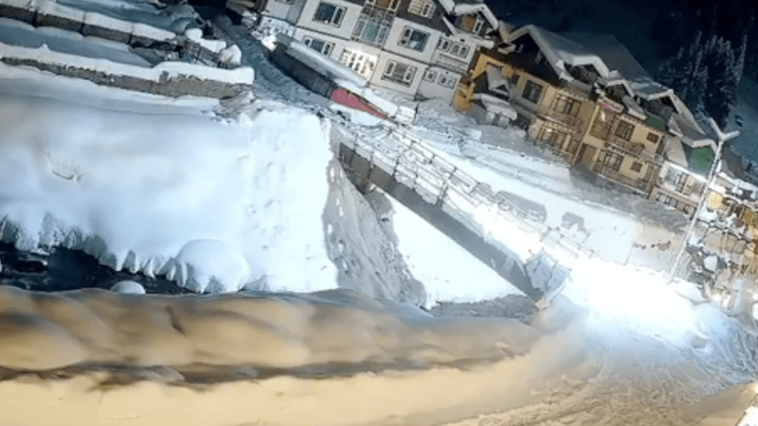 Todayโs Sonamarg Avalanche Story: What Witnesses Saw Unfold