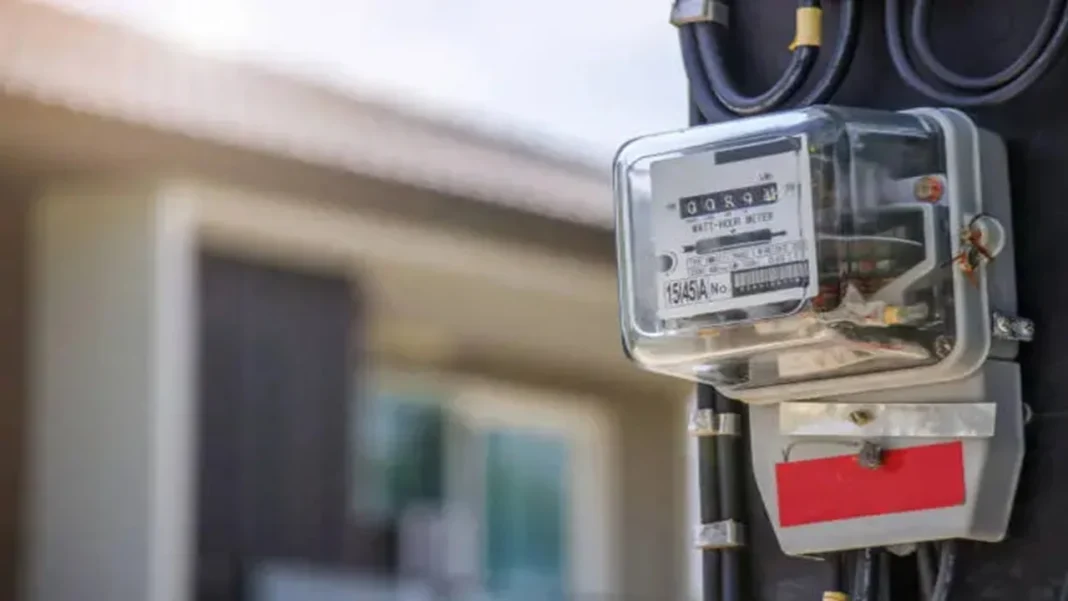 5 Simple Changes To Reduce Your Electricity Bill During This 45°C Heatwave