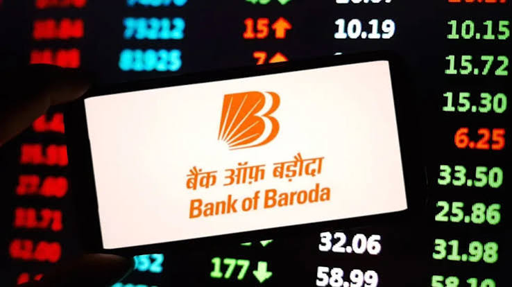Bank Of Baroda Data Allegedly Appears On Dark Web: What Should Customers Check After The 1TB Breach Claim? Bank of Baroda customer using mobile banking after reported cybersecurity incident