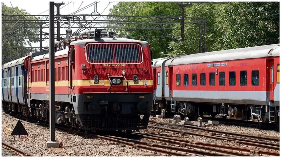 Indian Railways Plans 100 Special Trains for Durga Puja, Diwali and Chhath: Could This Ease the Massive Festival Ticket Rush? 100 Special Trains