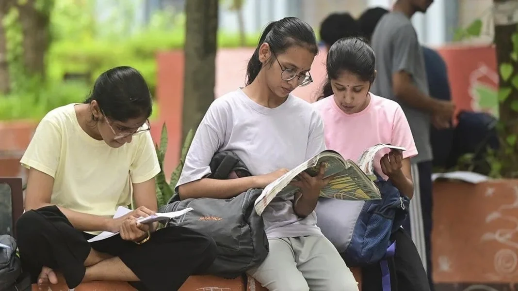 NEET Could Move From Pen-and-Paper To Computer-Based Testing: What Would Change For Lakhs Of Medical Aspirants? NEET Could Move From Pen-and-Paperjpg