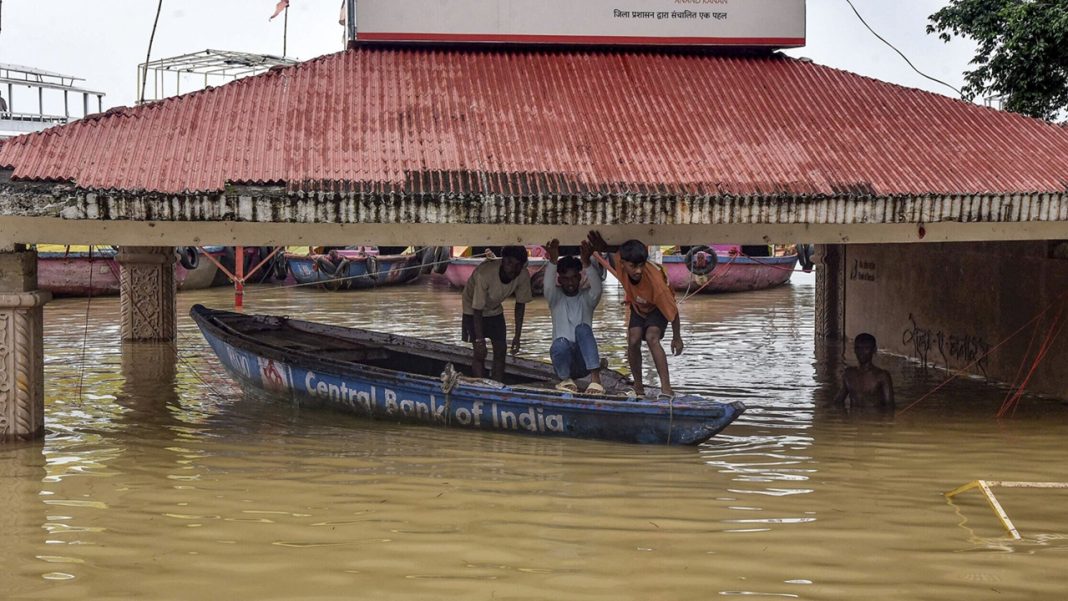 Uttar Pradesh Flood Relief Expands As Nearly 19,500 Evacuated, River Belts Stay Above Danger Levels Uttar Pradesh Flood Relief Expands As Nearly 19,500 Evacuated