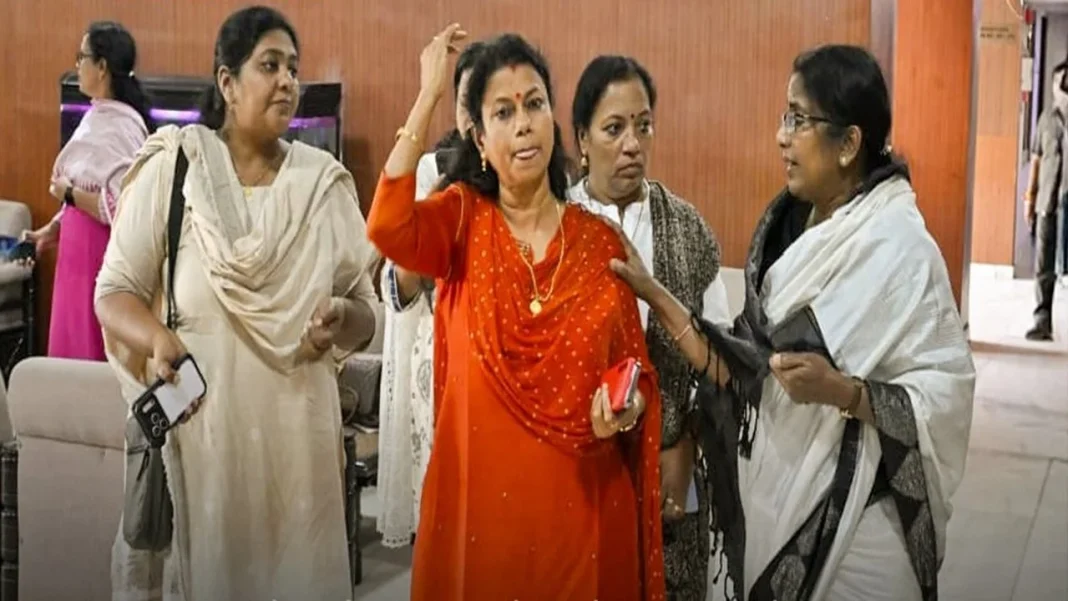 Women Legislators’ Walkout From NCW Programme Triggers Fresh Language Row: Should National Government Events Always Provide Non-Hindi Options? womenjpg