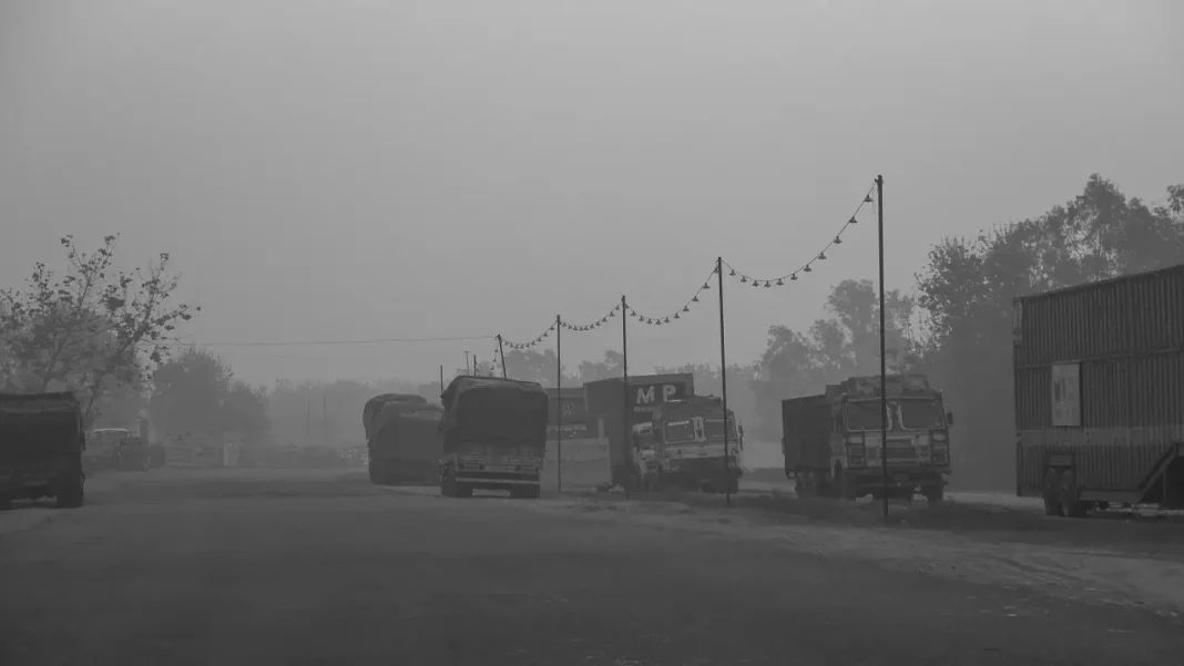 Delhi Air Pollution 2026: What Is GRAP Stage 1 and Which Restrictions Apply When AQI Reaches the Poor Category? Delhi Air Pollution Restrictions