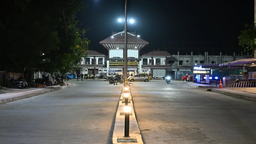 Guruvayur-Madurai Express Vistadome Service Begins From Kerala Today: Check Travel Days, Ticket Prices and Scenic Route Guruvayur Madurai Vistadome