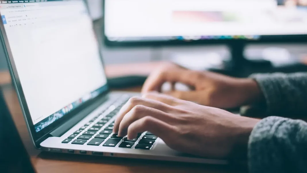 JEE Main vs JEE Advanced 2027: Eligibility, Attempts, Difficulty Level and Admission Process Explained JEE 2027 Comparison