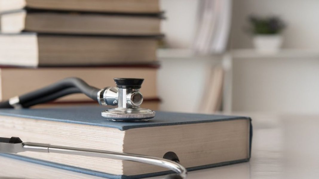 NMC Withdraws 2023 Medical Education Regulations: What Changes for Medical Colleges, Penalties and Annual Disclosures? NMC Regulation Changes